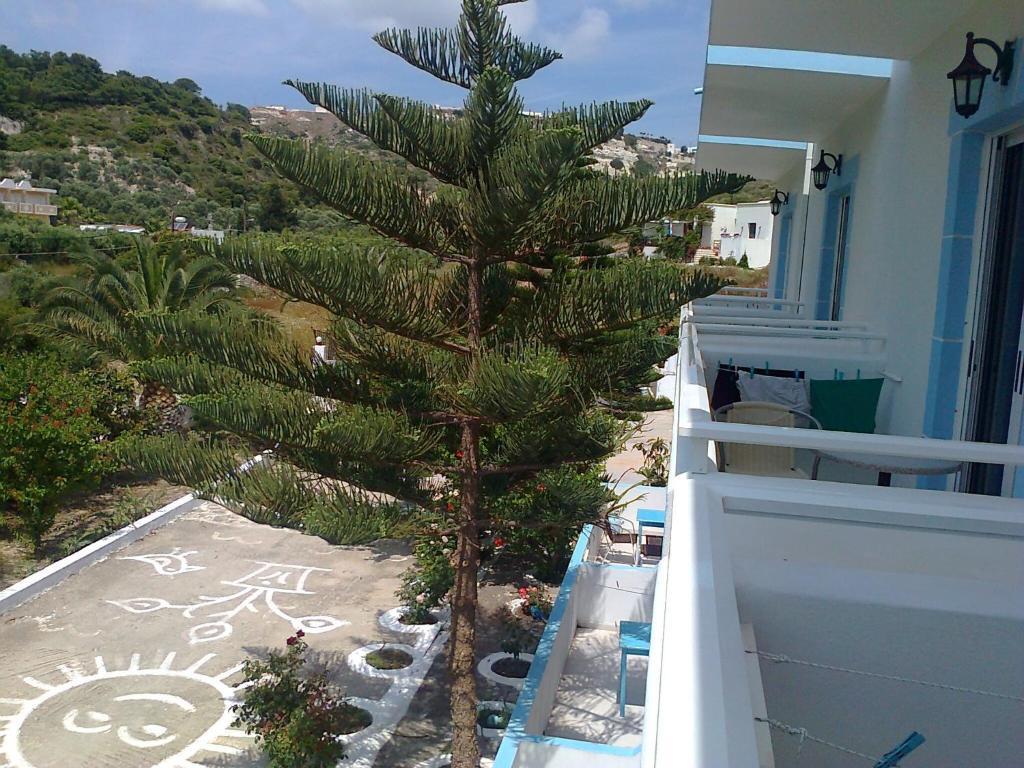 קפלוס Dionysia Apartments מראה חיצוני תמונה